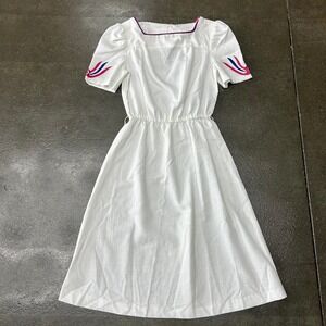 Vintage 70s Union Made White Detailed Fit & Flare Size Small 13-14 Dress